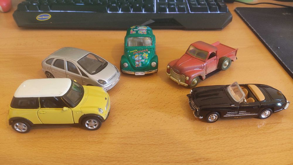 Conjunto miniaturas 1/43 6€ Cada