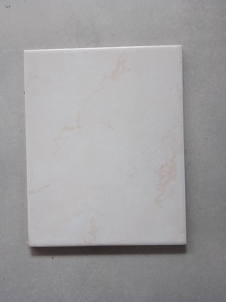 Sprzedam płytki ceramiczne ścienne 20x25