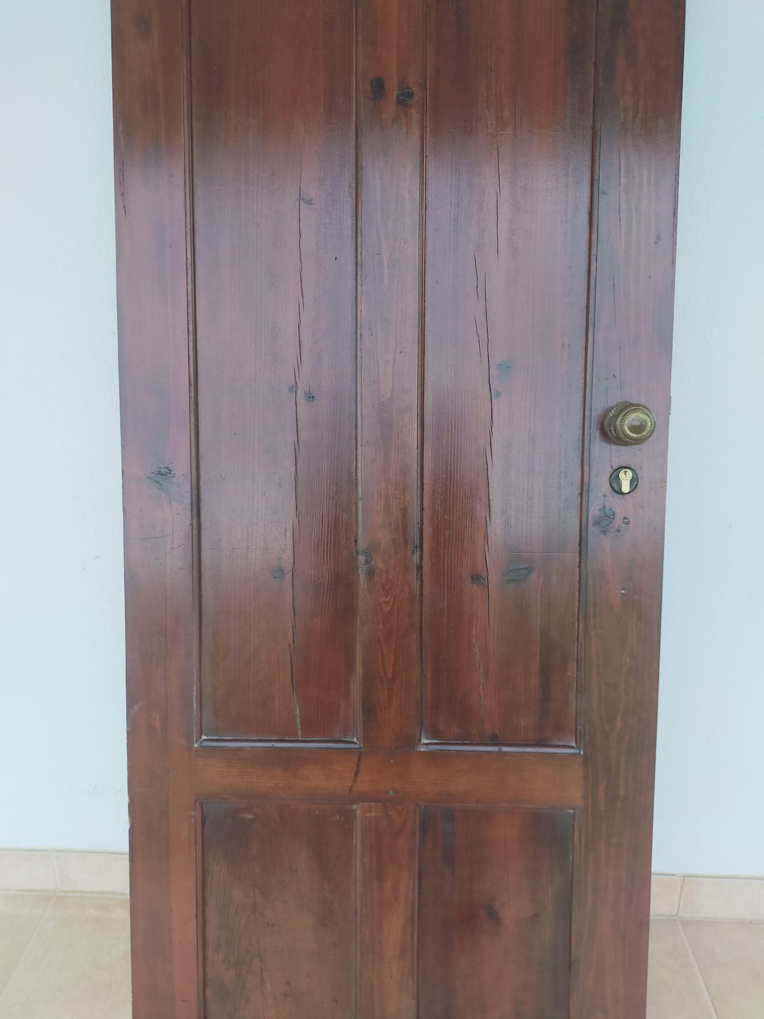 Porta exterior com aro para entrada madeira maciça