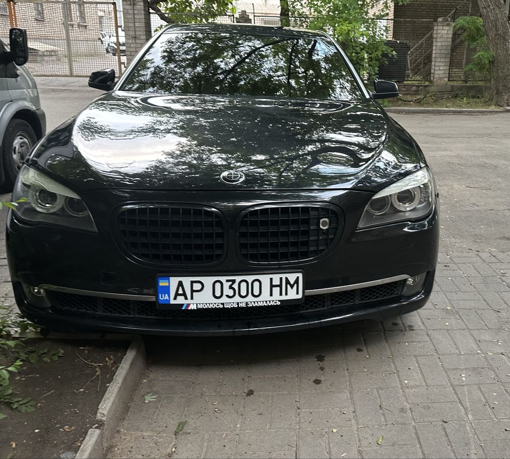 Продам BMW 740IL F01 2009 года