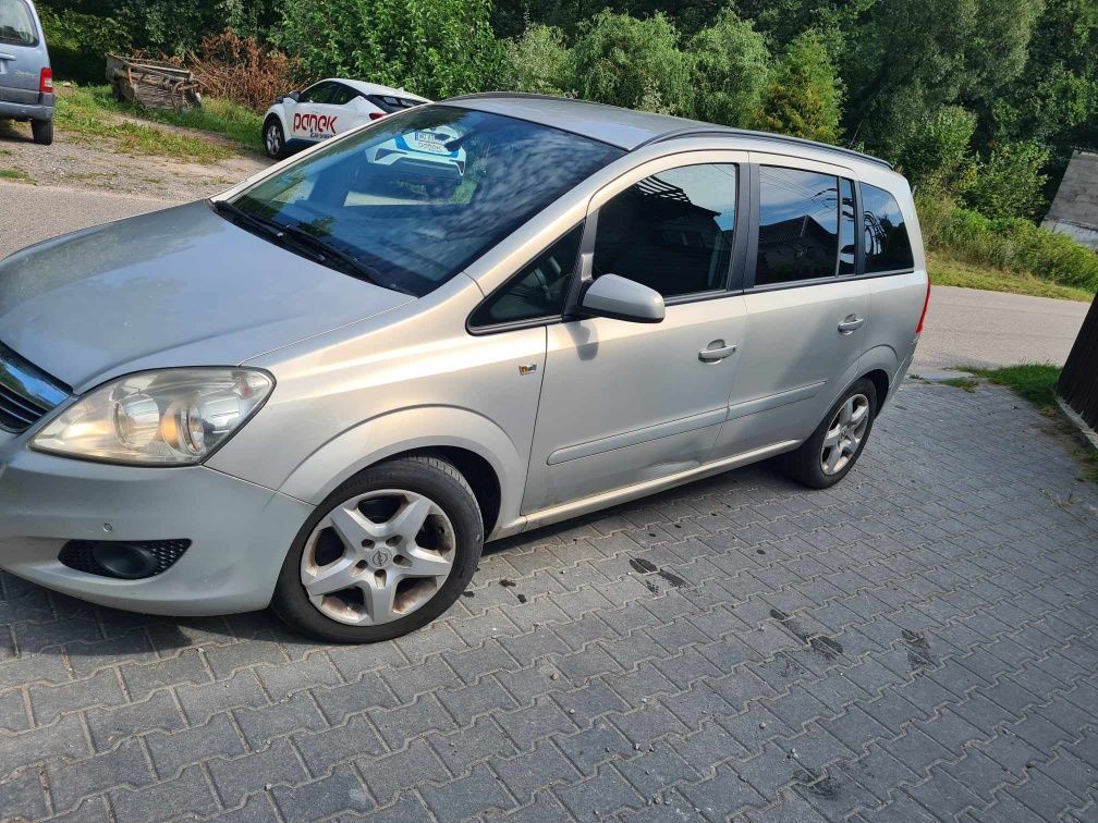 Opel Zafira B. Cosmo 1.9