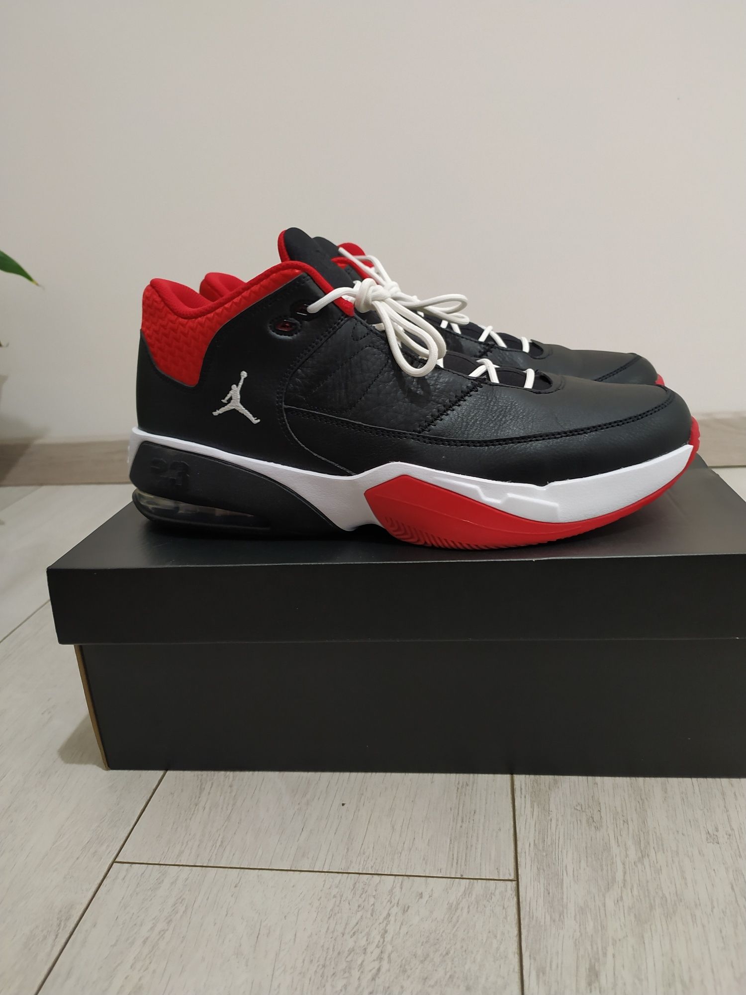 Кросівки Nike Jordan Max aura оригінал Нові чоловічі Jordan