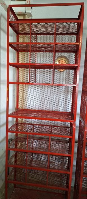 Estrutura metálica de arrumação (n° 2) - Usado
- Estrutura usada com d