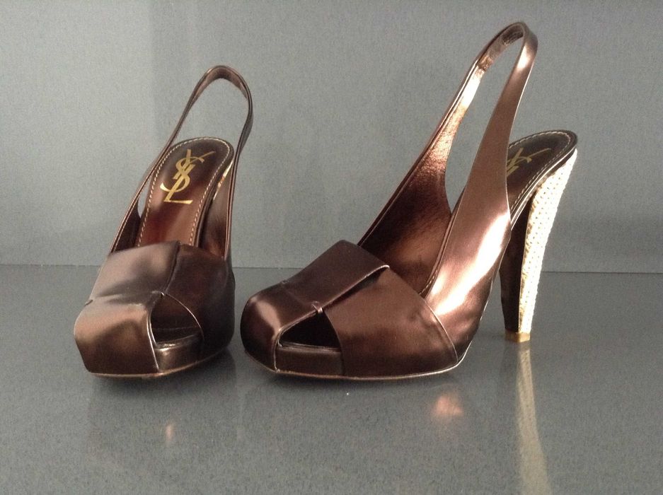 Sandálias Yves Saint Lourent 38