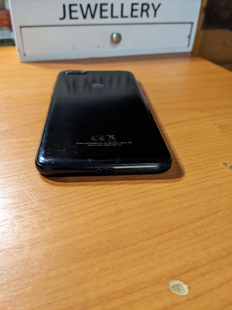 Huawei y5 2018 16 gb робочий повністю