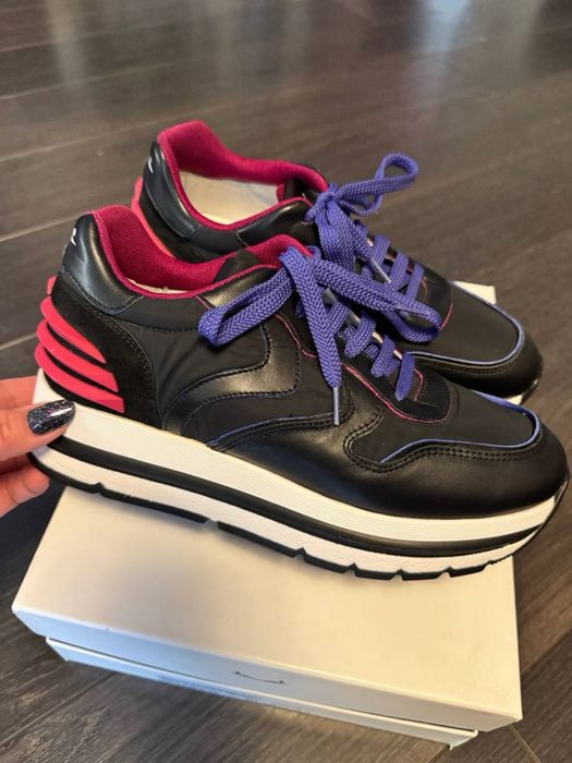 Женские кроссовки Voile Blance 40р