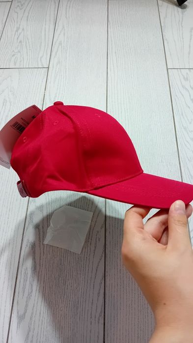 Nowa! Oryginalna 4F czapka z daszkiem czerwona