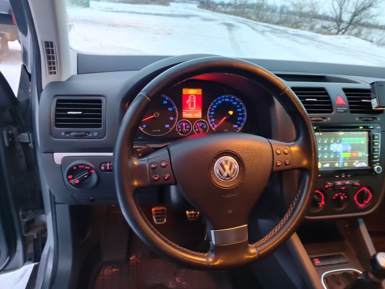 Продам Golf 5 . 1.6 Mpi