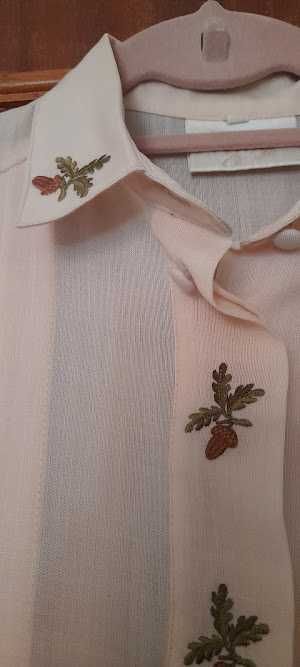 Camisa em tecido fino de lã com bordado
