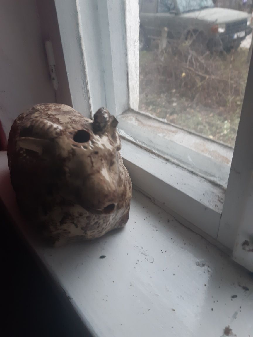 Продам фаянсового баранця