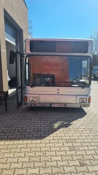 MAN  Do sprzedania Autobus MAN NL 202, pojazd specjalny - garderoba