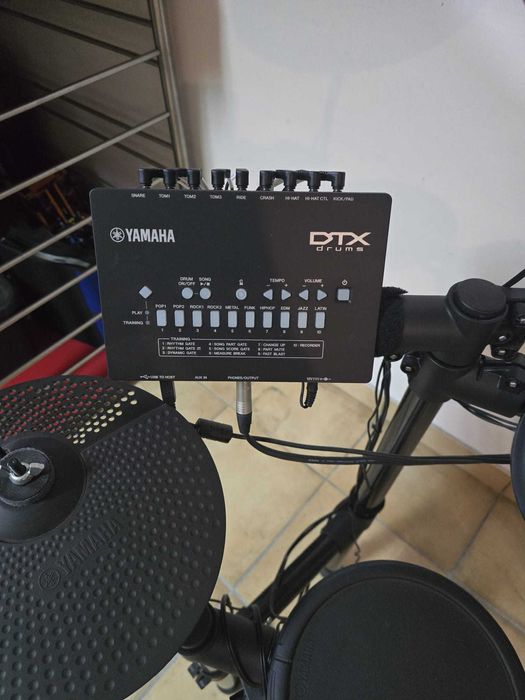 Yamaha Dtx452K e banco Pearl como nova