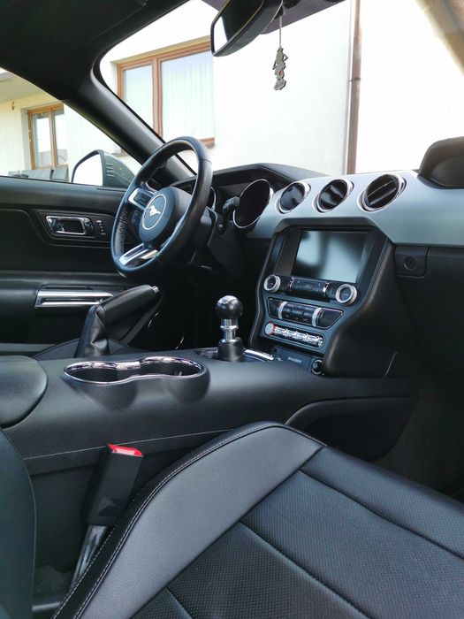 Ford Mustang 2.3 Niski Przebieg Wersja Europa w Bardzo Dobrym Stanie
