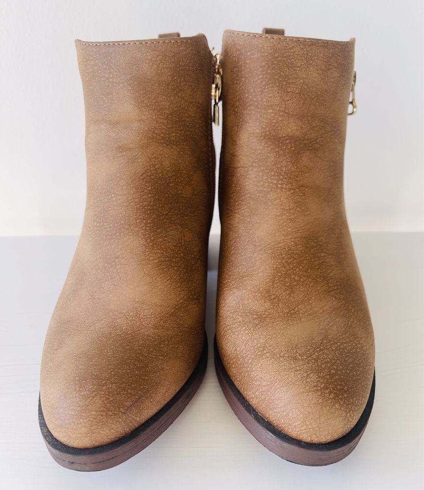 Botins - Marca MarieMare - Tamanho 36