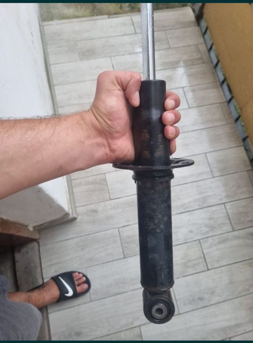 Стійка задня touareg NF