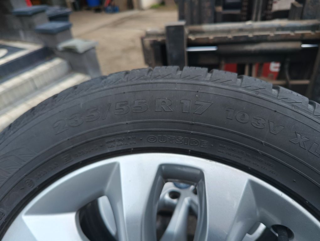 Opony zimowe Nokian 235/55R17