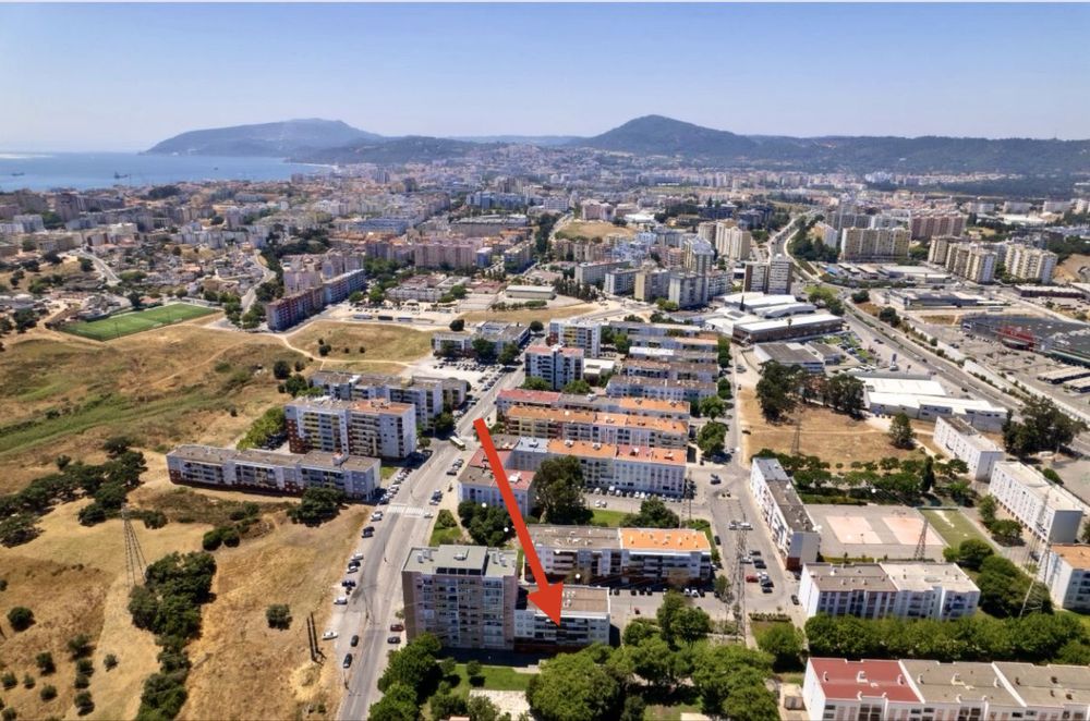Apartamento T2 com varanda