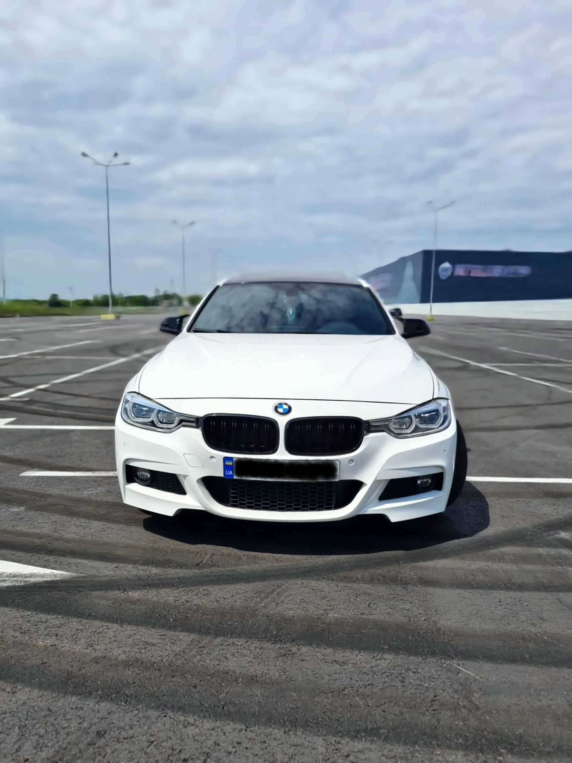 Продам BMW F30  340 на полном приводе