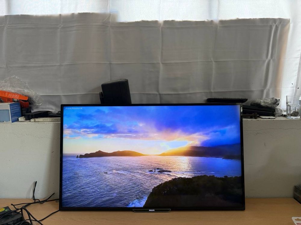 Телевізор Philips 40” Full HD, Smart TV