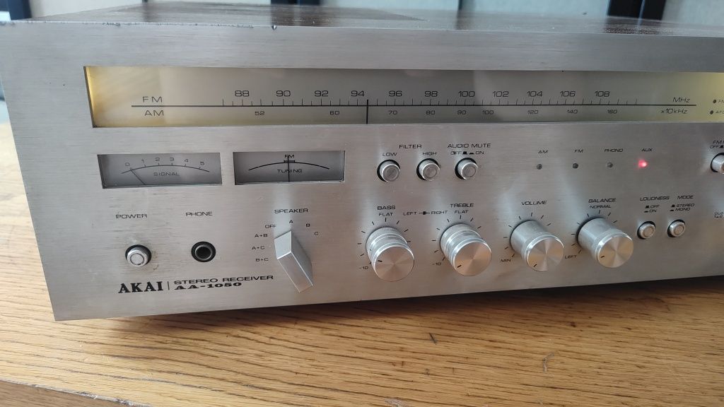 Akai AA 1050 amplituner