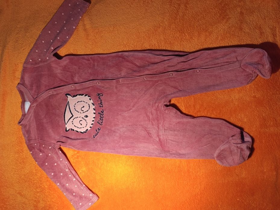 Piżamki / pajacyki dla dziewczynki rozmiar 74/80