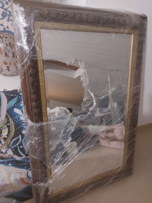 Espelho grande em madeira trabalhado