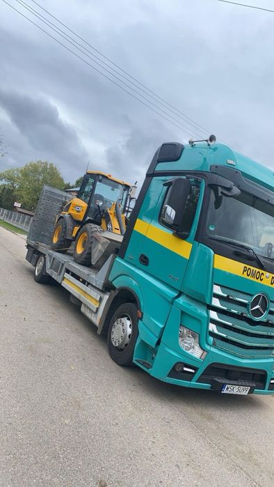 Transport Ciągników Maszyn Rolniczych Auto Holowanie Busów Laweta
