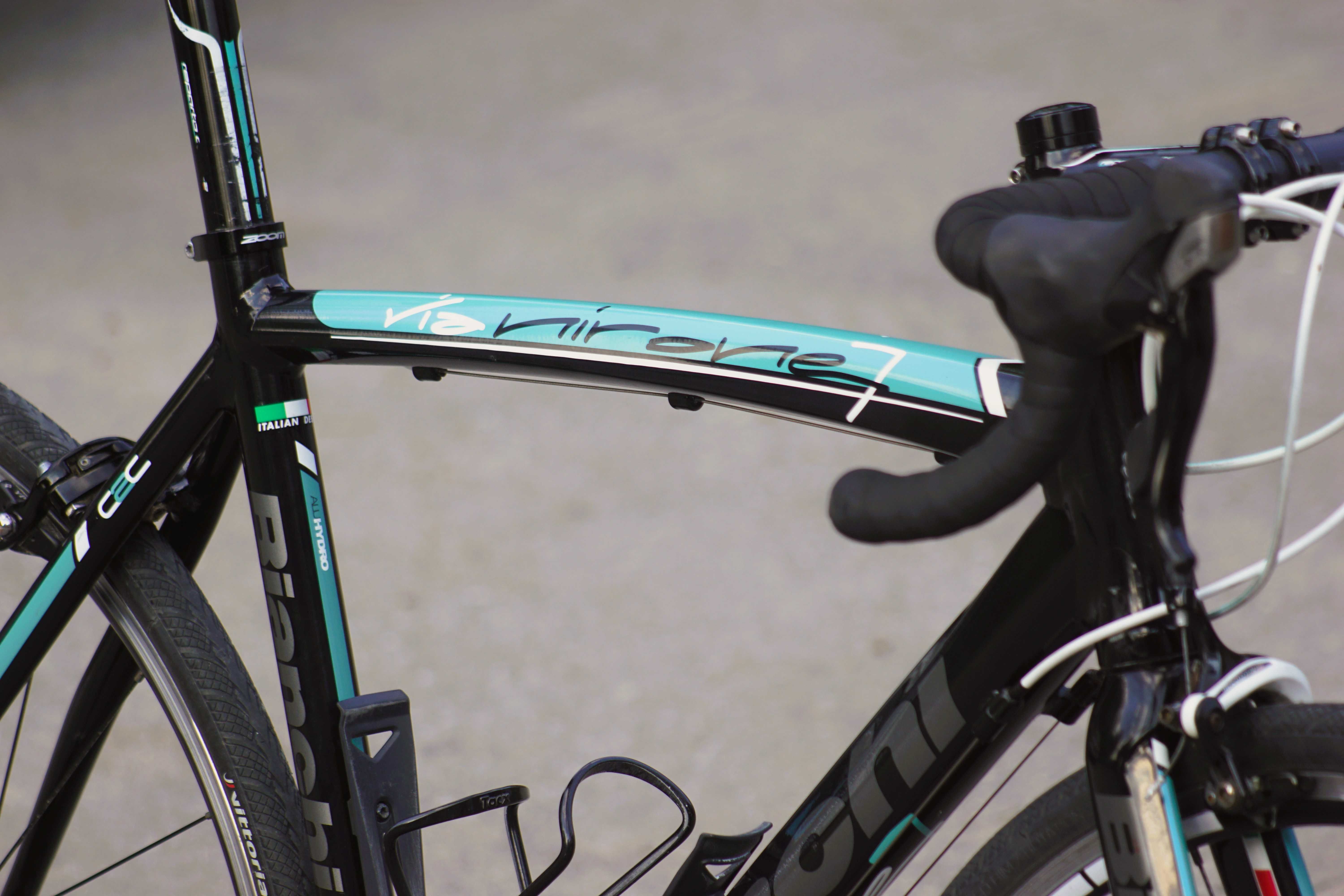 Rower szosowy endurance Bianchi Via Nirone Shimano 105 Vittoria Zafiro