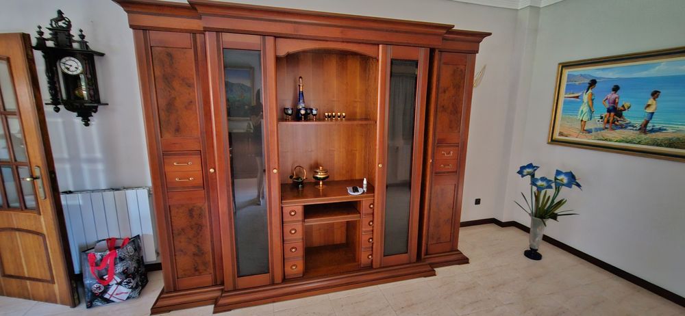 Movel armario de cerejeiro para televisão  260×210 x 46