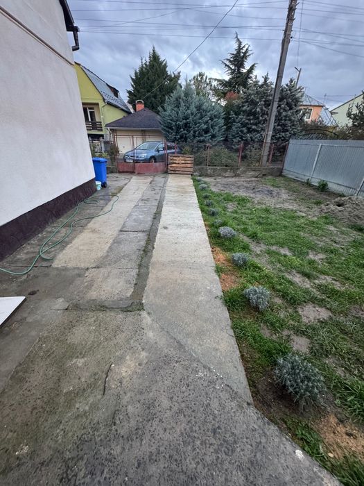 Здається в центрі Ужгорода будинок!