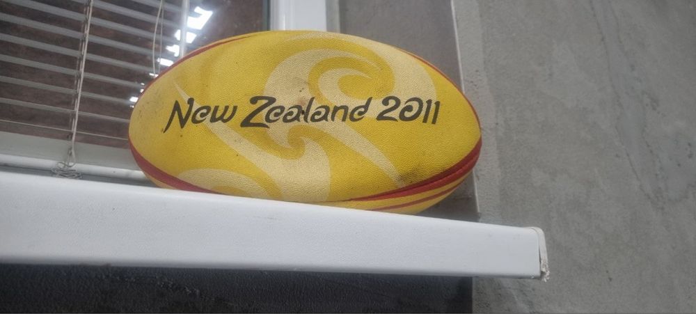 мʼяч для регби, новий