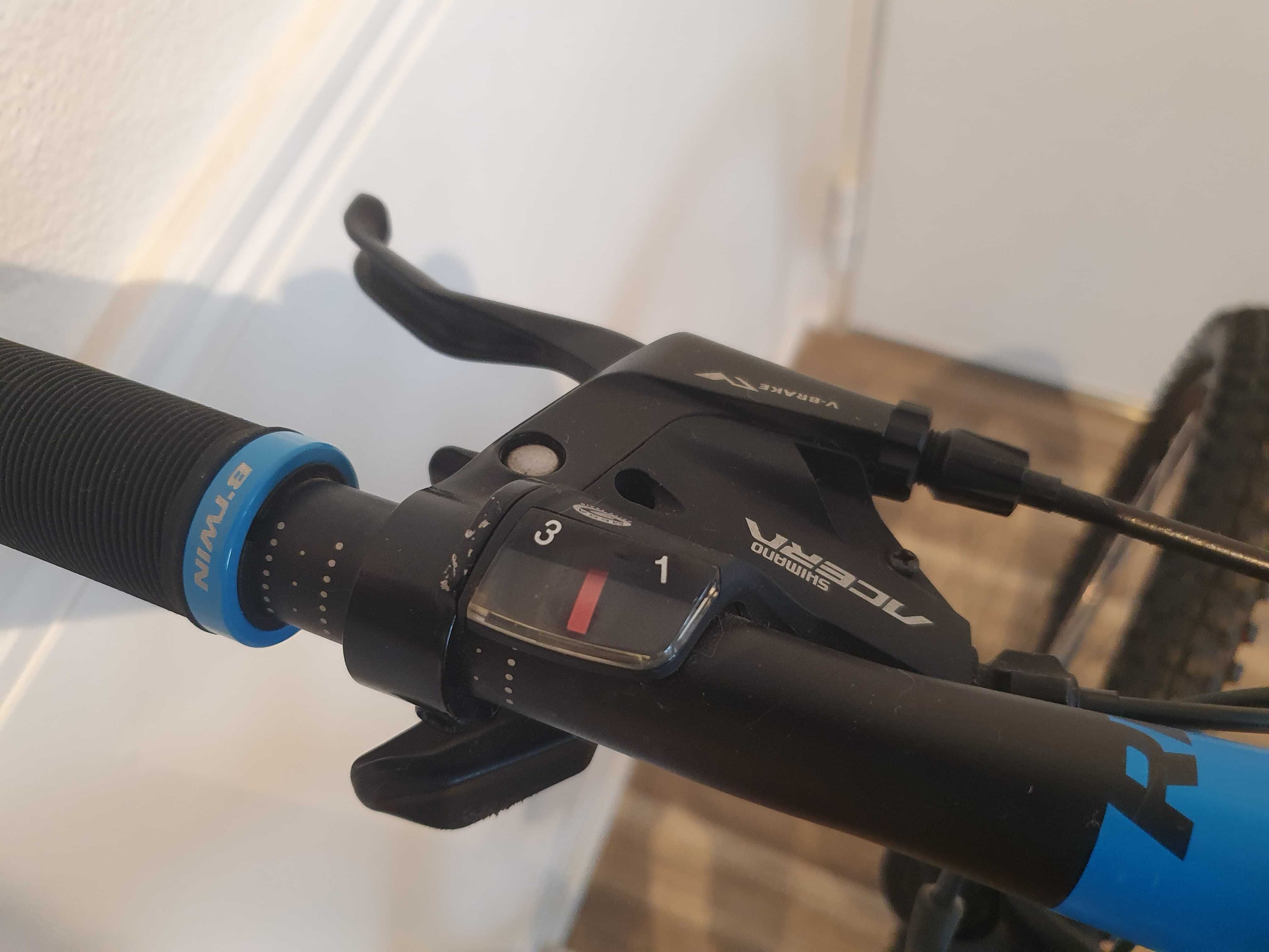 BTT Rockrider 6.3 com Suspensão Total e Upgrades – Excelente Estado!