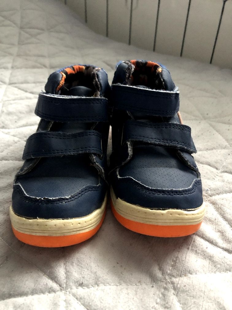 Adidasy buty sportowe Youngstyle rozm. 26