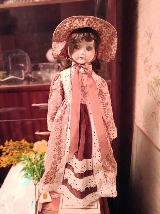 lalka dekoracyjna retro na podstawce - styl vintage