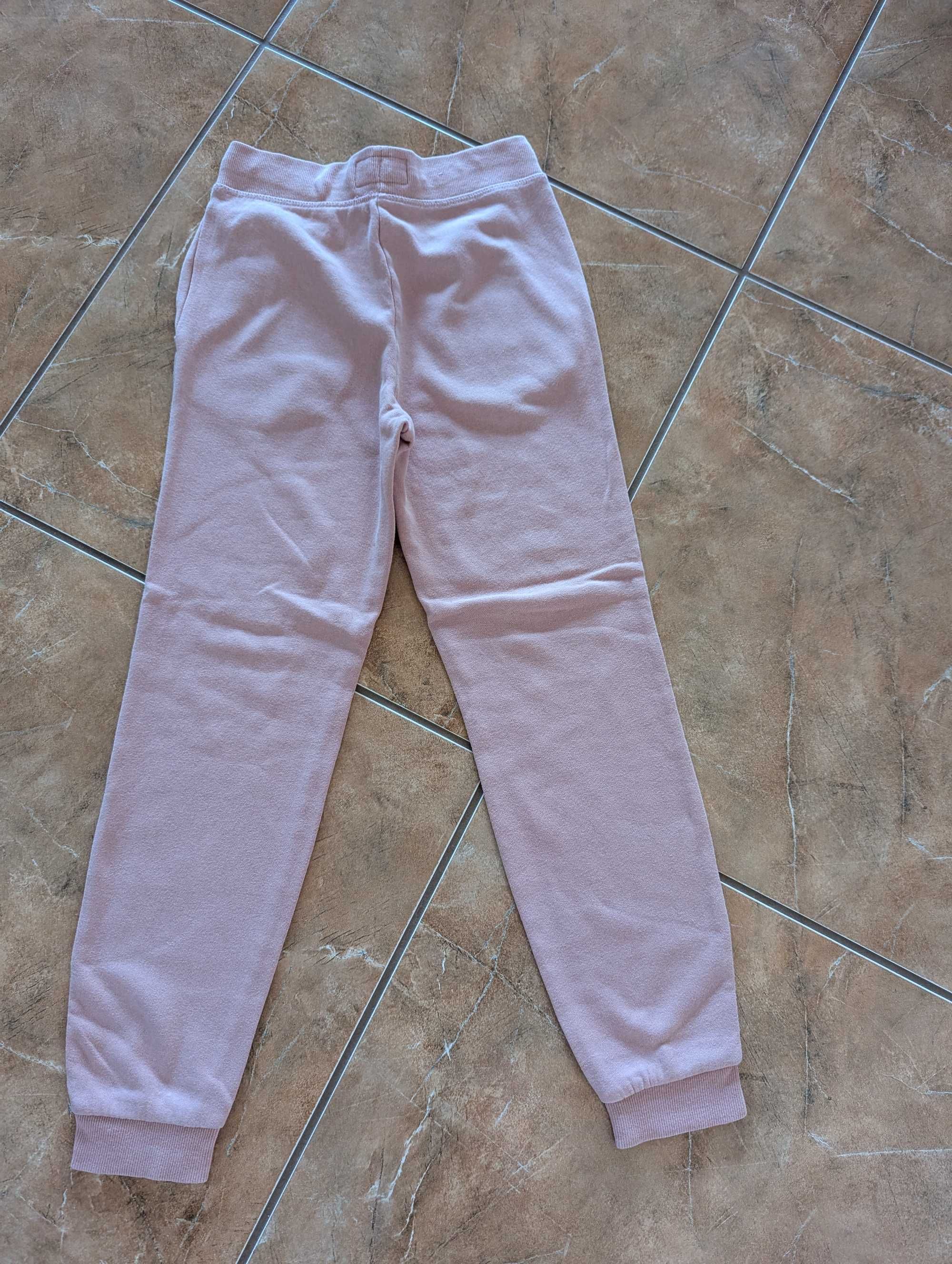 Spodnie dresowe r. 122/128