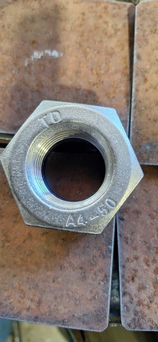 Nakrętka M36 A4 samohamowna, samokontrująca.