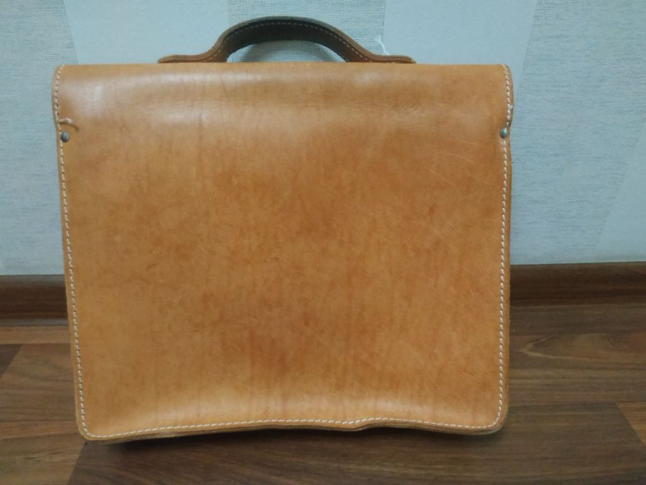 Кожаный портфель ручной работы.