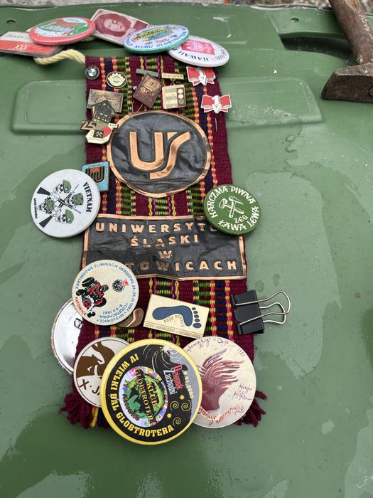 Proporczyk z przypinkami