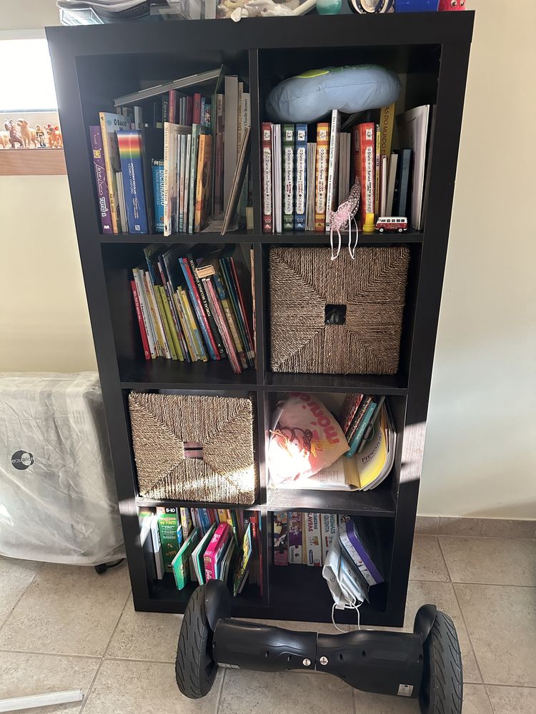 Mobiliário Ikea biblioteca
