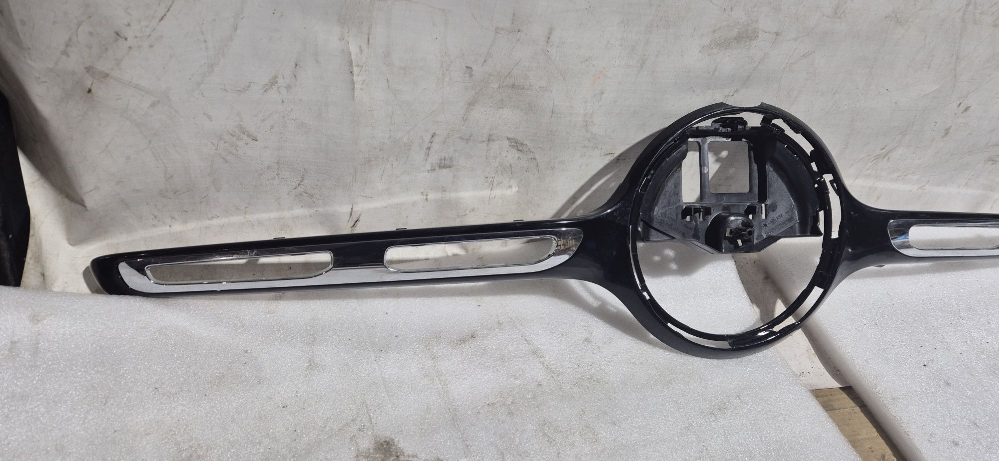 Ramka atrapa grill przód przedni mercedes w254 x254 Europa