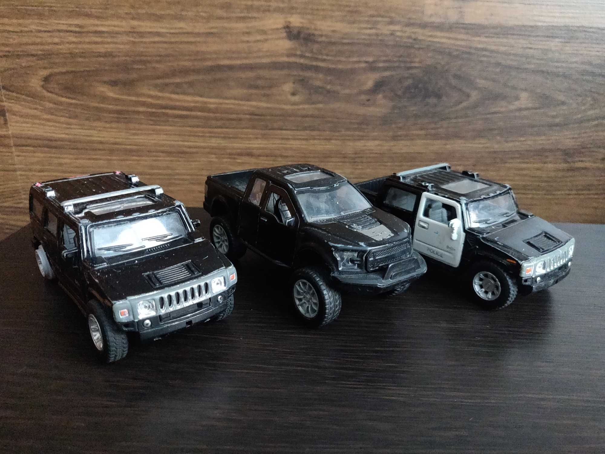 Машинки металлические Hummer H2 SUV 2005, 2008 1:40 Kinsmart черный
