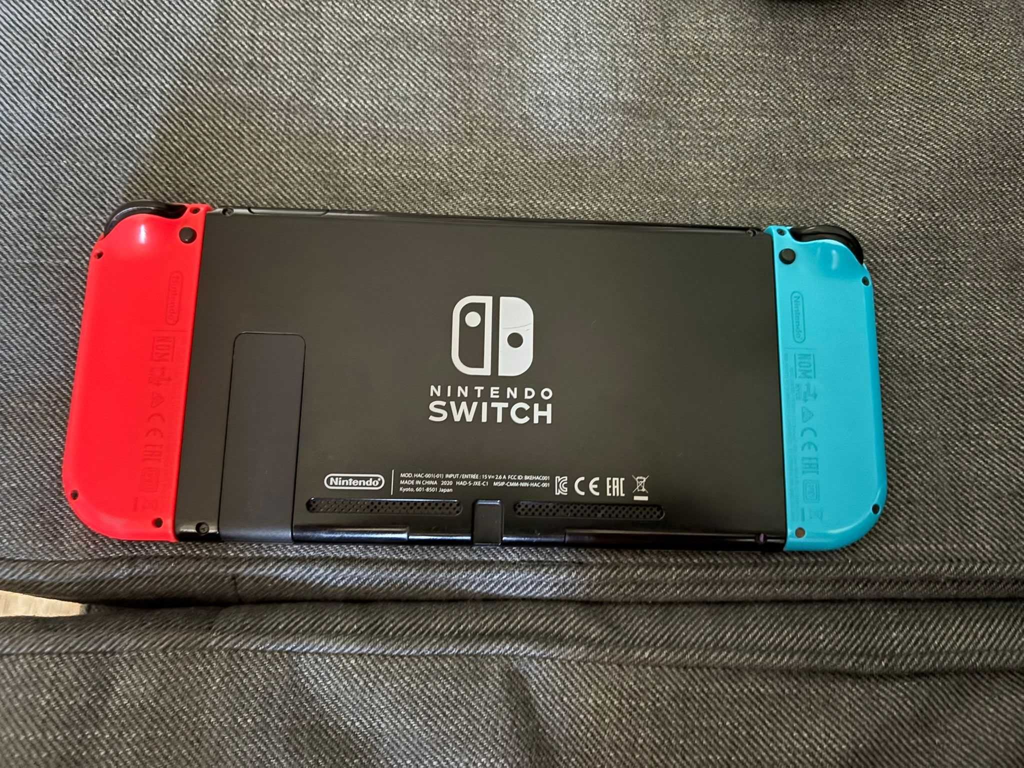 Nintendo Switch v2 + 2 Joy-Cony + SD 200GB + kierownica + rakiety