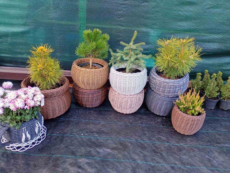 Кашпо зі штучного ротангу