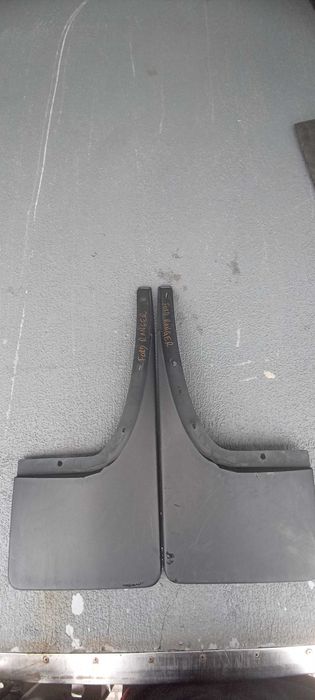 Chlapacz Ford Ranger 15-19 tył