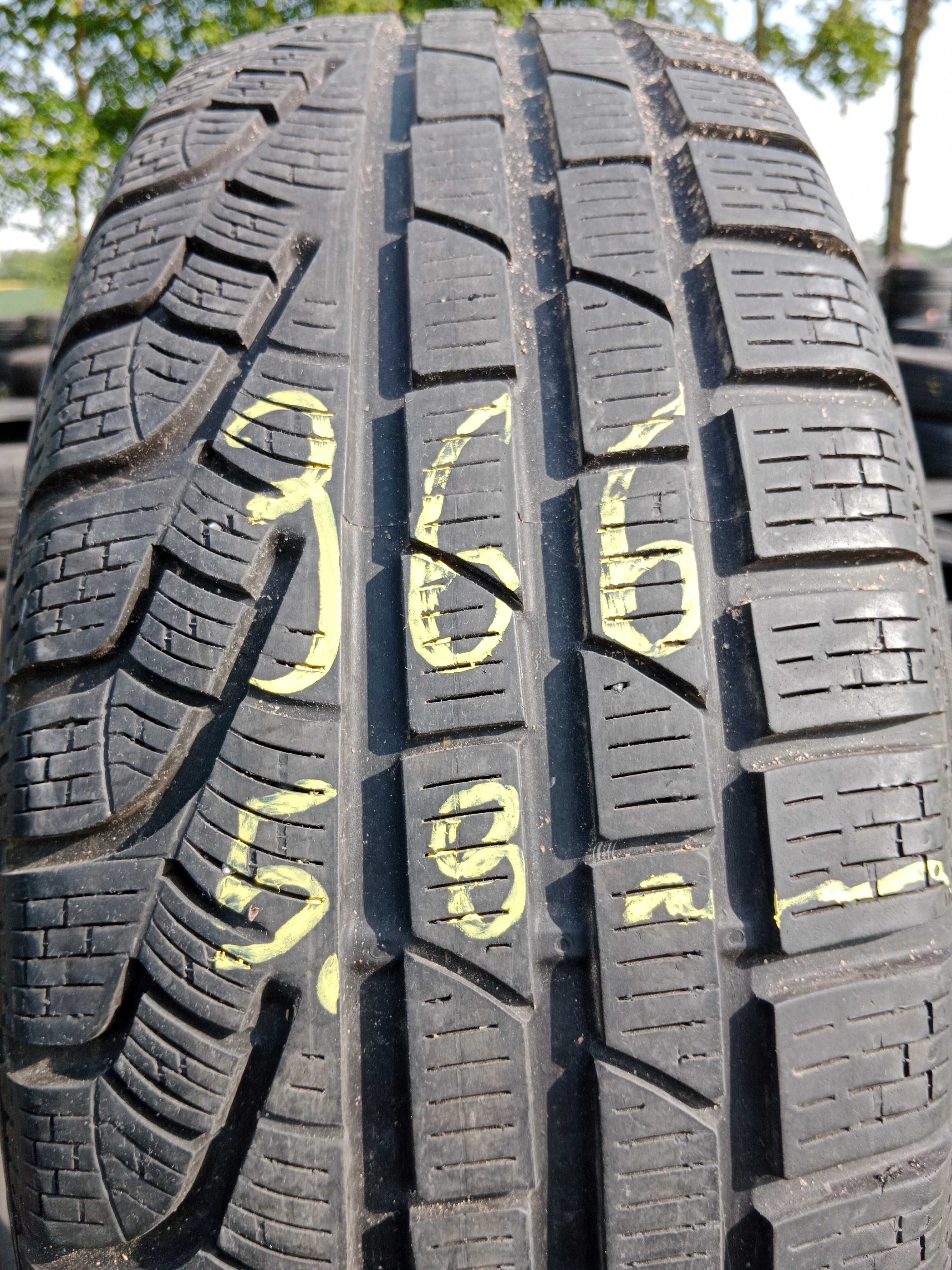 Opona używana 205/60R16 Pirelli Sottozero Winter 210 Serie II 1szt.