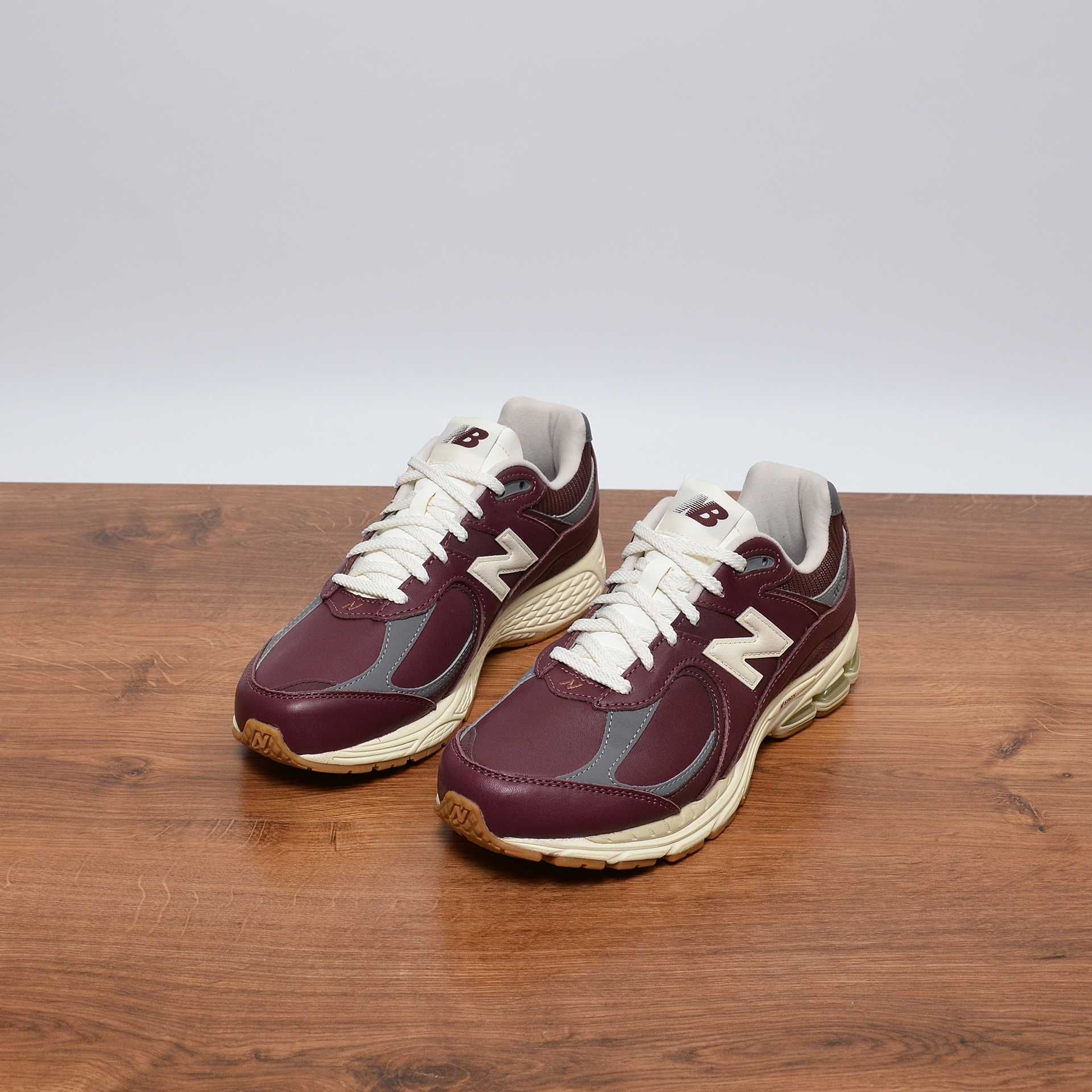 New Balance 2002R Burgundy кожаные кроссовки оригинал 42.5 (M2002RVH)