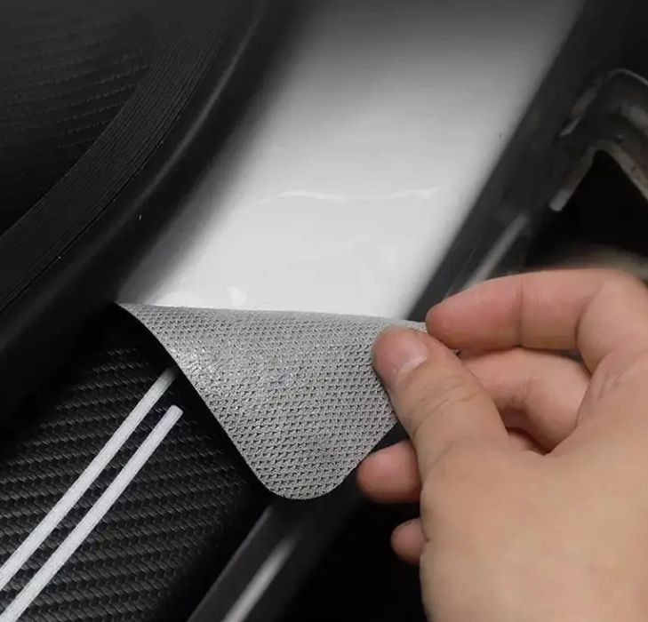 Захисна плівка накладка на пороги для BMW Чорний Карбон Плюс 4 шт