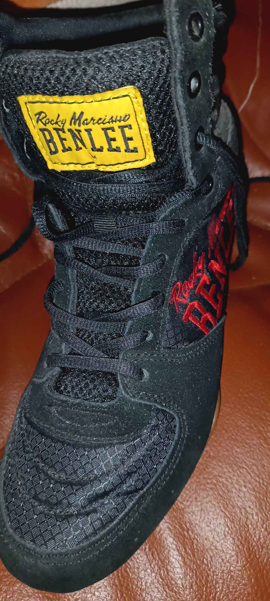 Buty sportowe prawie nowe