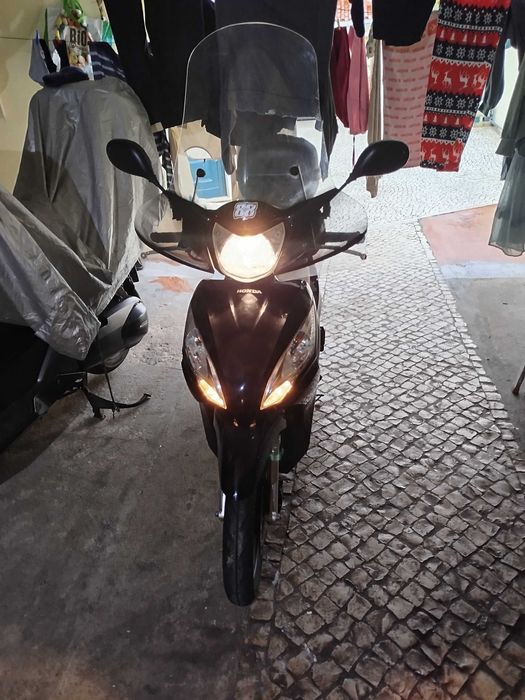 Honda vision com apenas 12600km