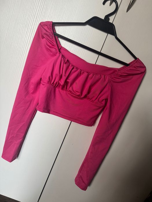 Bluzka różowa odkryte ramiona